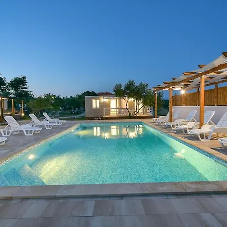 Medanic - Private Pool Daire *