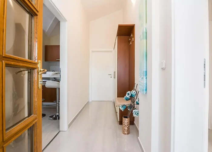 Medanic - Private Pool Apartament