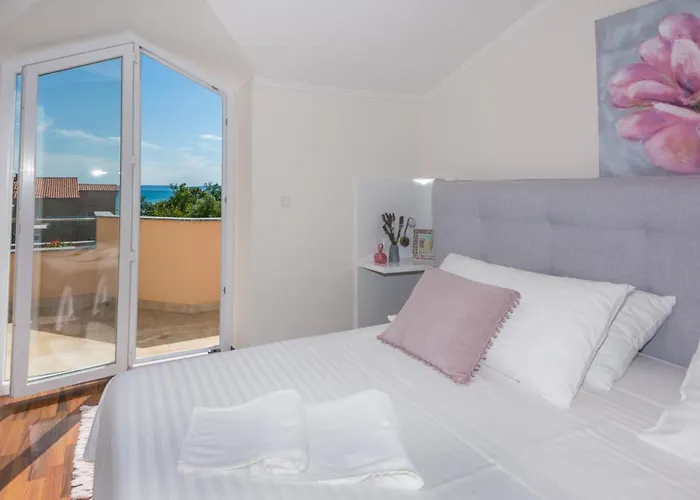 Medanic - Private Pool Apartament