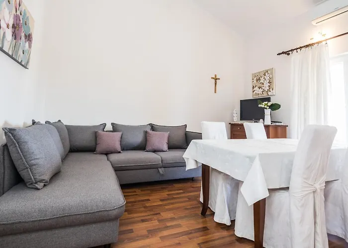 아파트 Medanic - Private Pool 프리블라카