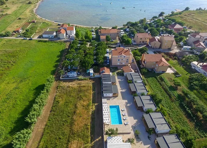 Medanic - Private Pool Privlaka (Zadar)