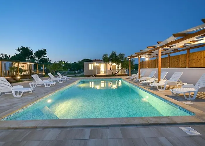 Medanic - Private Pool 아파트 *