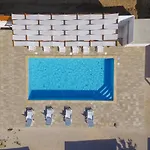 Lägenhet Medanic - Private Pool *