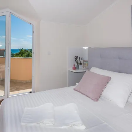 Medanic - Private Pool Apartament