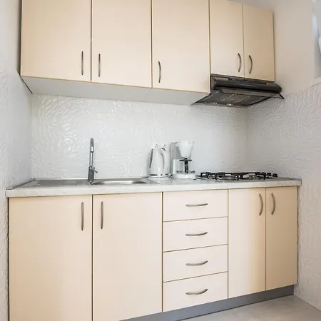 Medanic - Private Pool Apartment *