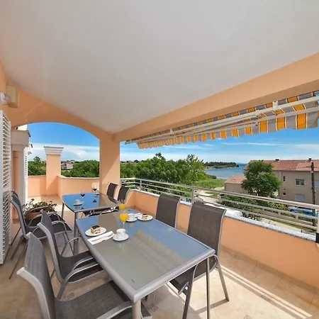 Apartment Medanic - Private Pool