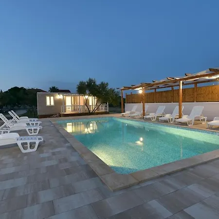 Medanic - Private Pool Privlaka (Zadar)